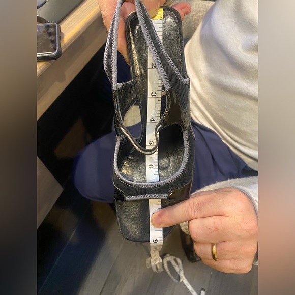 Vintage Prada sandal with black and a little gray trim in size 5 - Picture 13 of 13